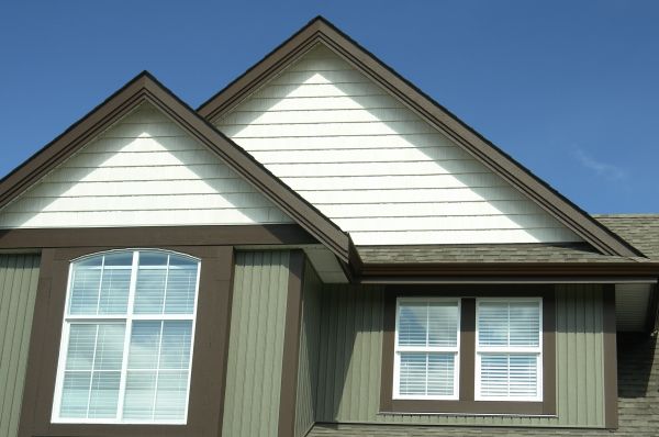 Vertical Vinyl Siding Repair in Denton